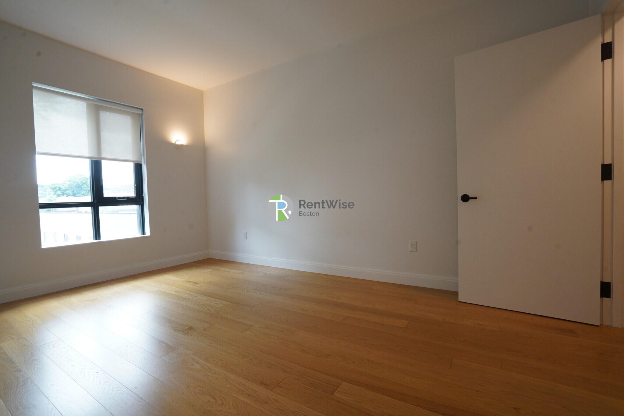 Building Photo - 83 Gardner St