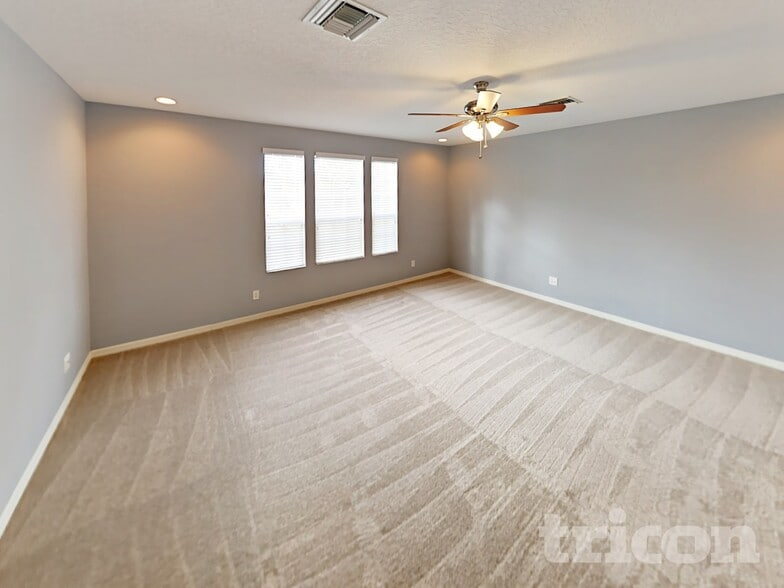 Building Photo - 9540 Baton Rouge Ln