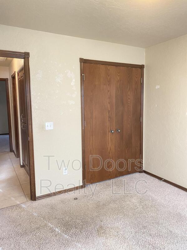 Building Photo - 617 Allison Ln