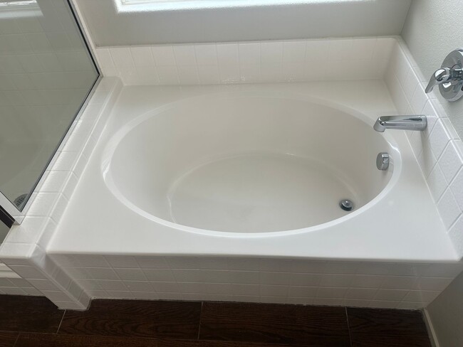 Building Photo - Henderson!!! Community: Cadence!! 4 Bedrooms!!! Bed & Full bath downstairs!! Loft/computer area u...