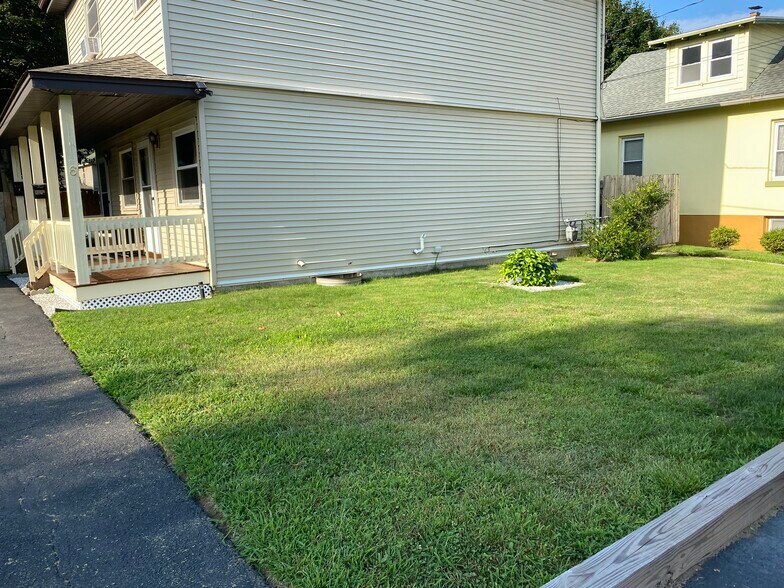 Building Photo - 6 Alma Ct