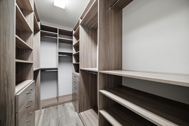 Building Photo - 24918 Meadowthorn Crest Ln