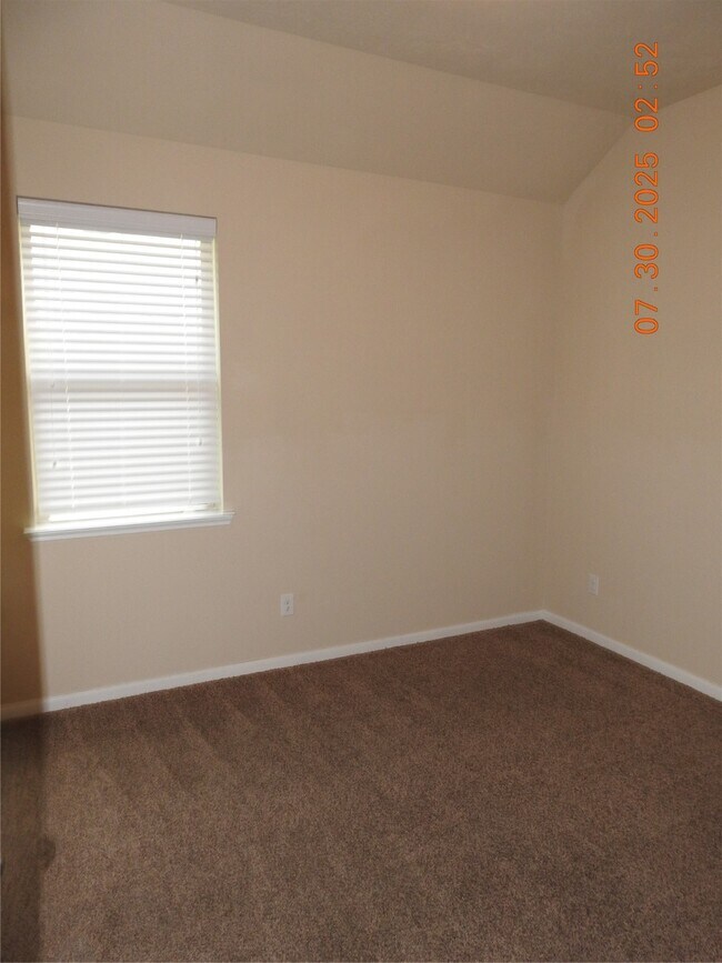Building Photo - 3667 Raintree Village Dr