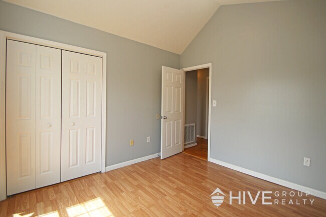 Building Photo - Charming Elkton Home with Space, Style, and a Prime Location!