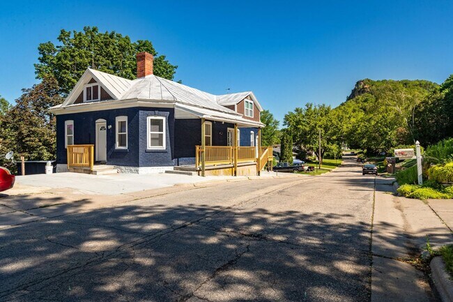Building Photo - 1500-1504 31st Pl S