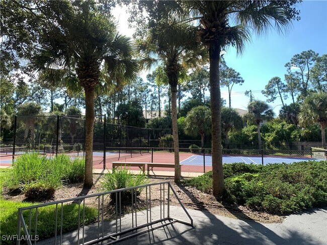 Building Photo - 230 Robin Hood Cir