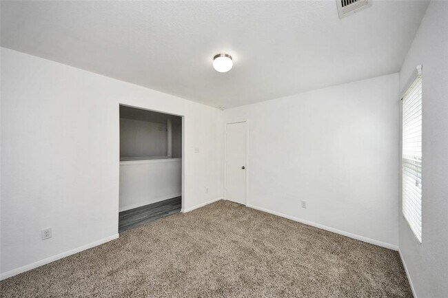 Building Photo - 21626 Dean Dale CRT