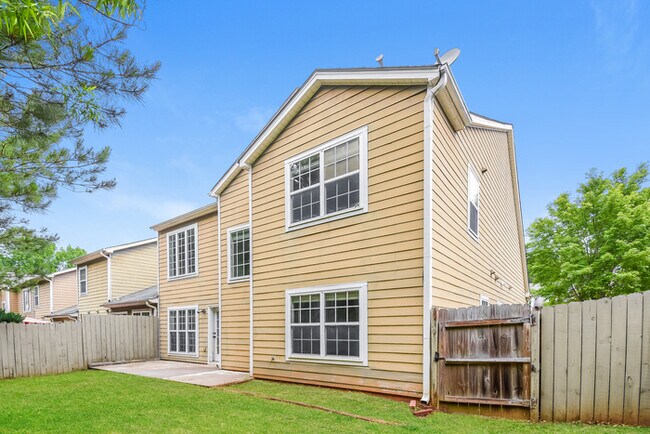 Building Photo - 6292 Colonial Vw