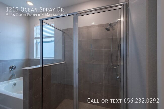 Building Photo - 1215 Ocean Spray Dr