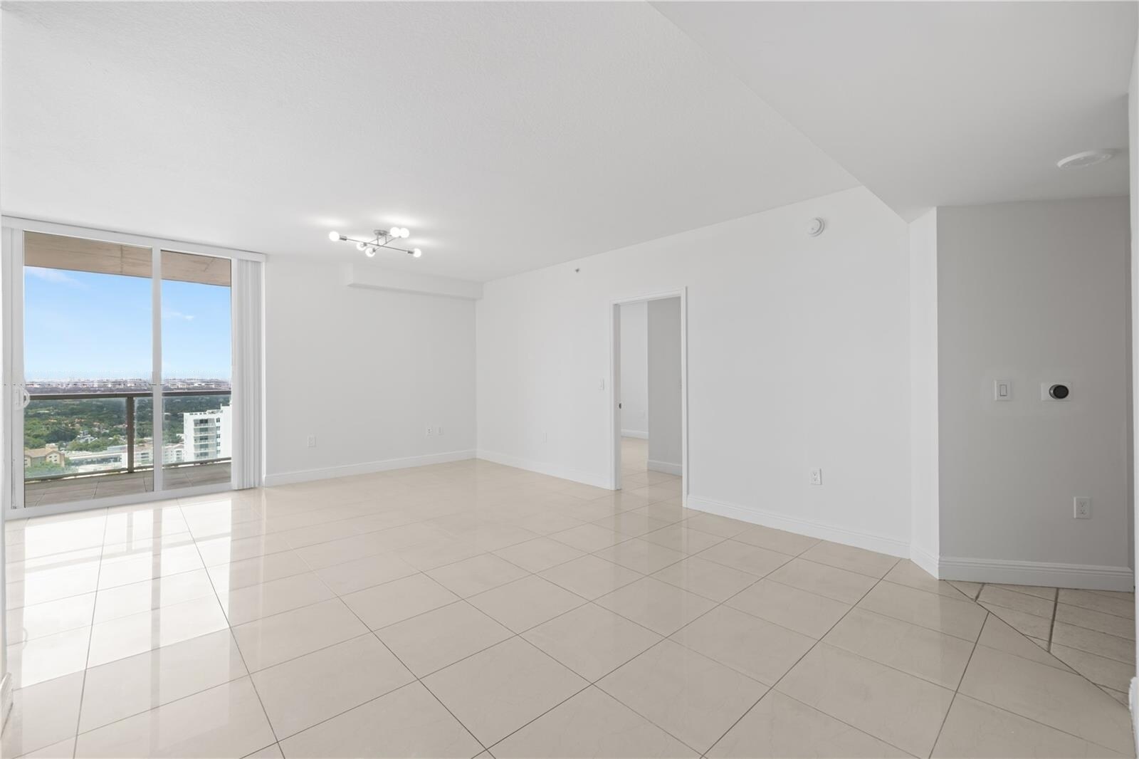 Building Photo - 1250 S Miami Ave