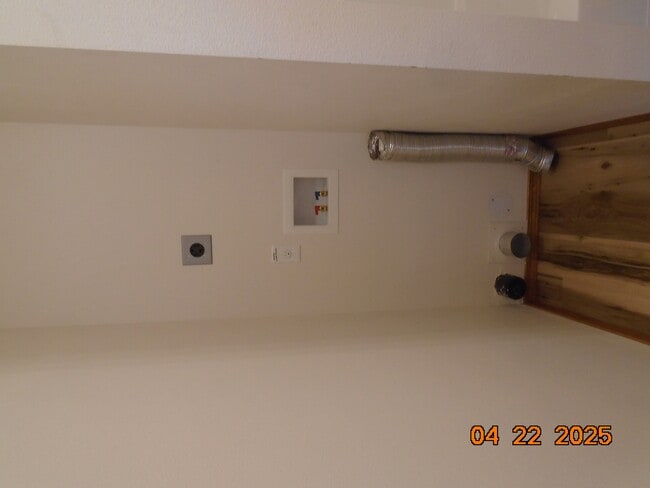 Building Photo - 632 N 4th St