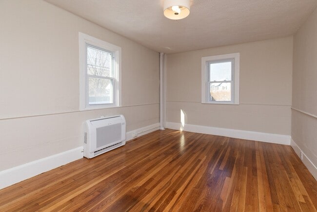 Building Photo - 21 Gardner St