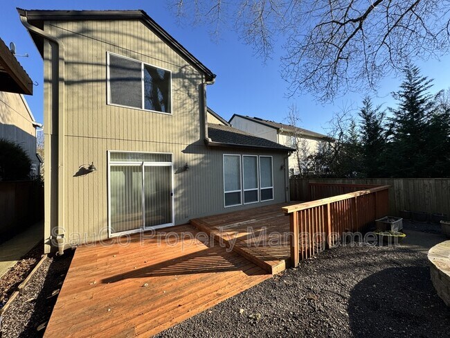 Building Photo - 255 NE 74th Ave