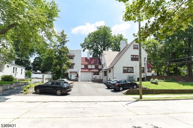 Building Photo - 285 Orchard Terrace