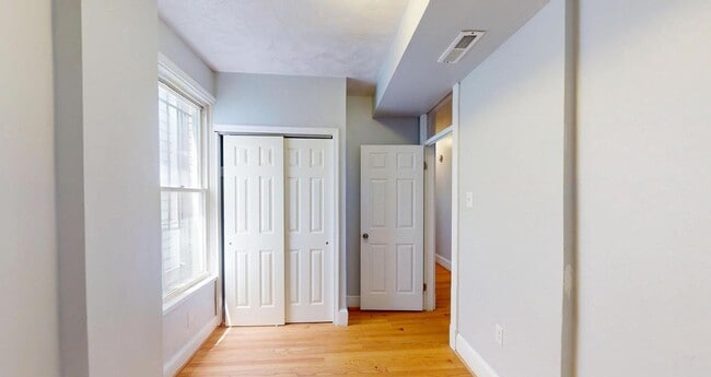 Building Photo - Extraordinary Columbia Heights Opportunity | Spacious 5BR + 2 Den Home with Off-Street Parking