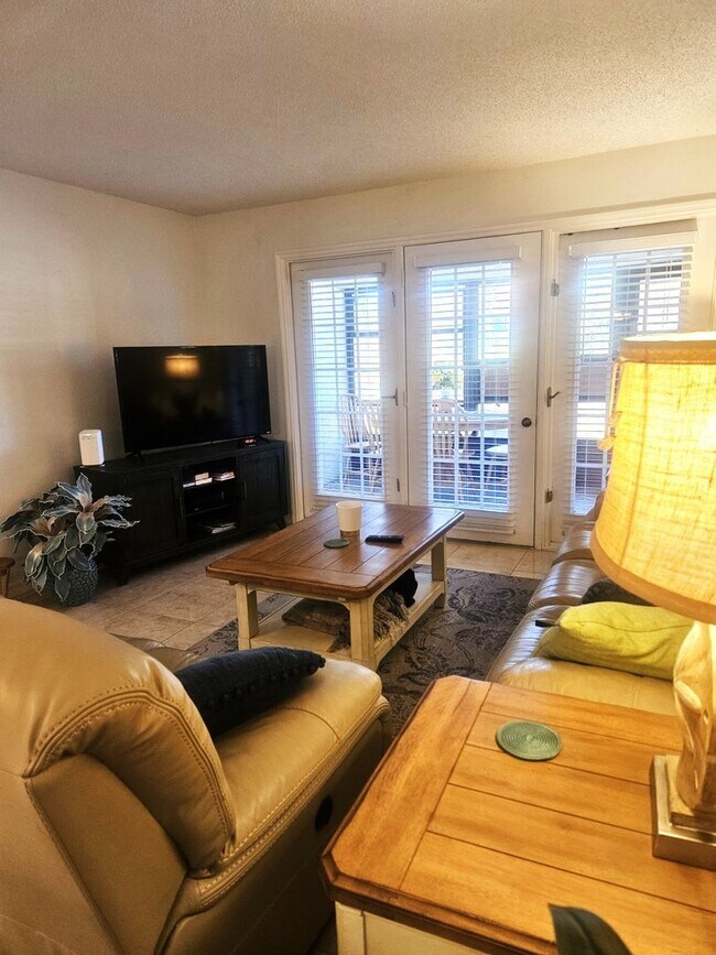 Building Photo - 307 Pine Hollow Cir