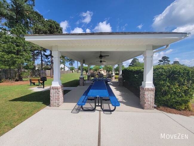 Building Photo - 1731 Pepperwood Way