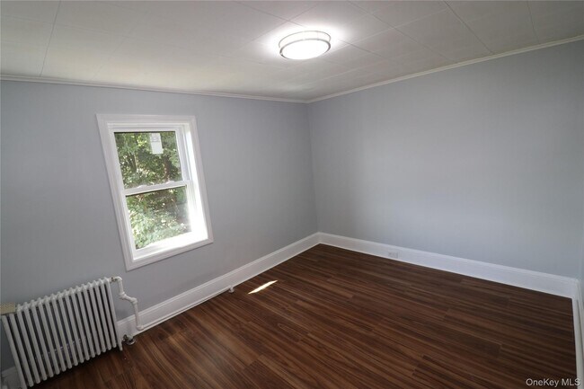 Building Photo - 375 NY-304