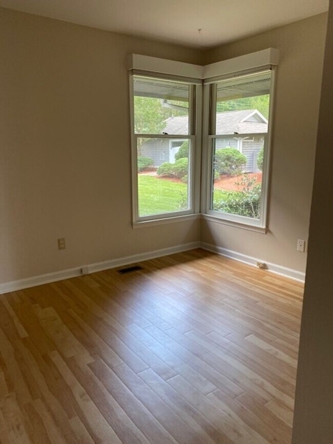 Building Photo - Spacious Chapel Hill Living with Resort-St...