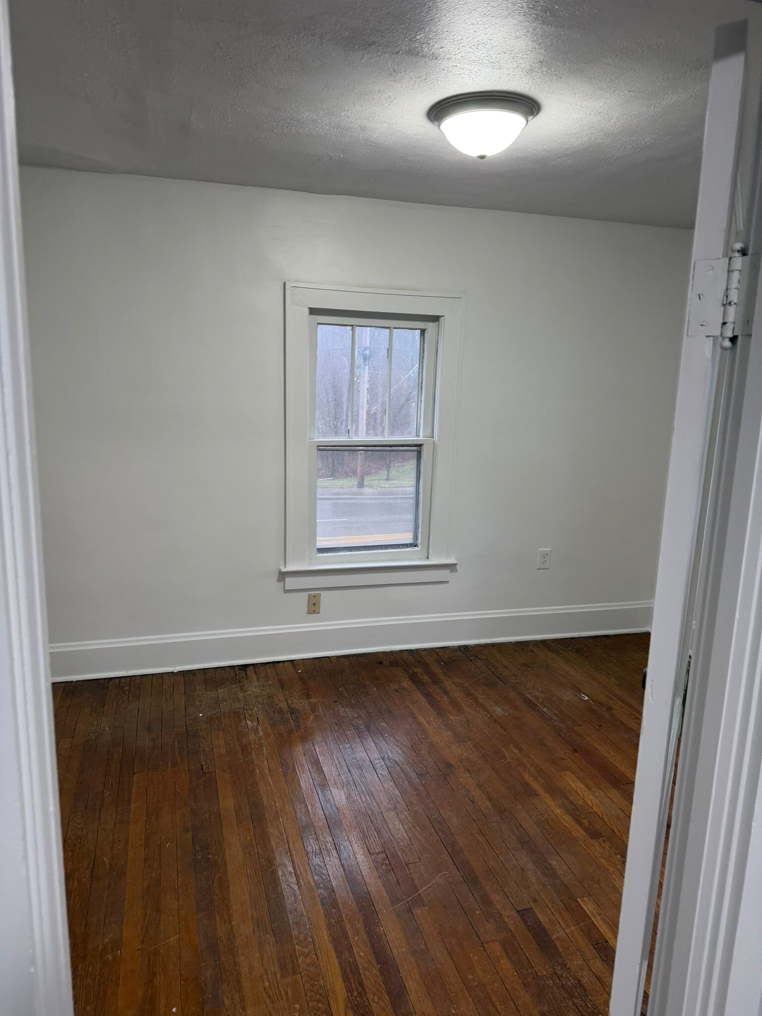 Building Photo - 594 N 21st St