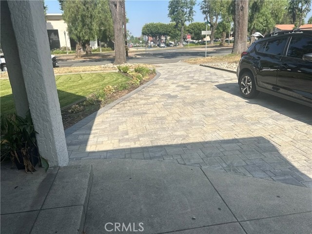 Building Photo - 1054 N Euclid Ave