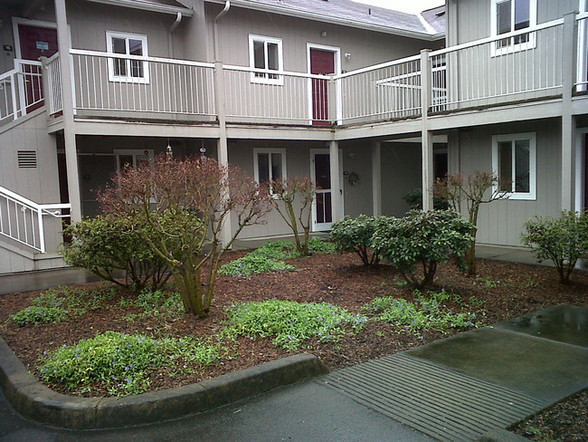 Primary Photo - Witherspoon Court Apartments