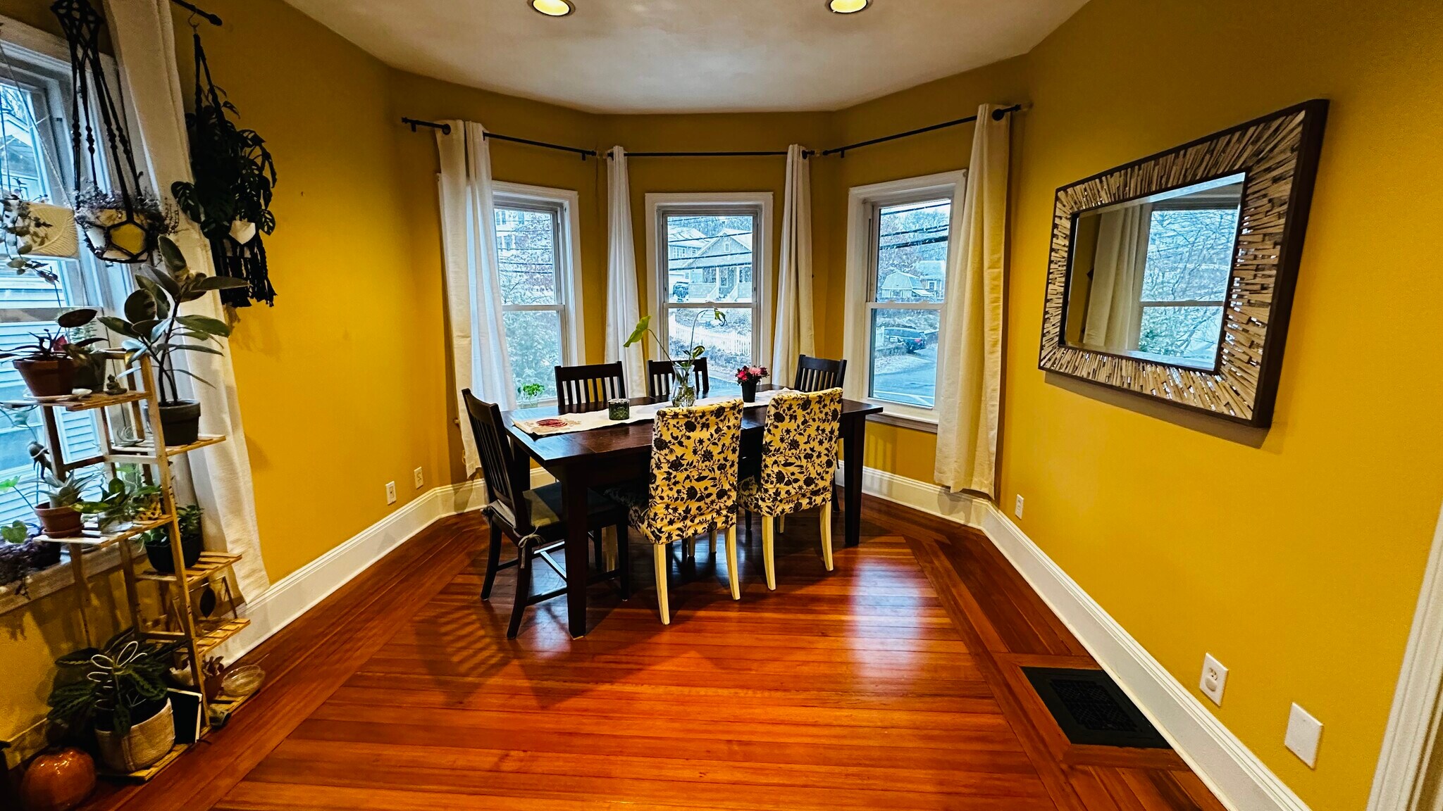 Building Photo - 139 Stetson St