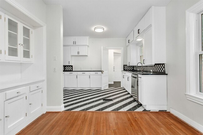 Building Photo - 4204 Prescott Ave