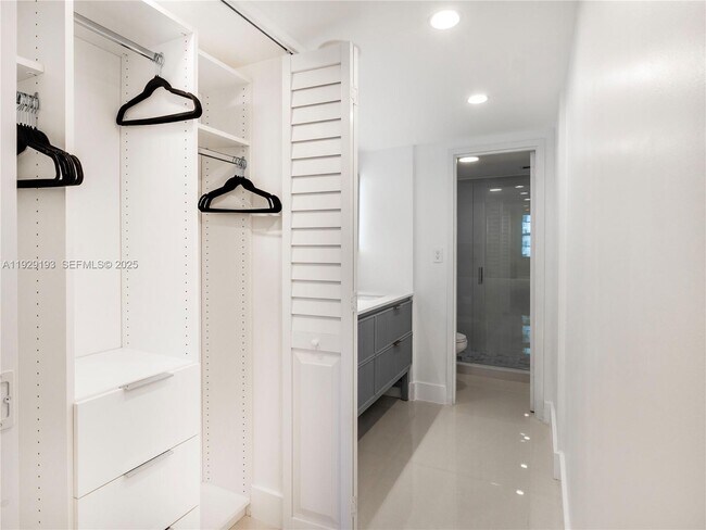 Building Photo - 5701 Collins Ave