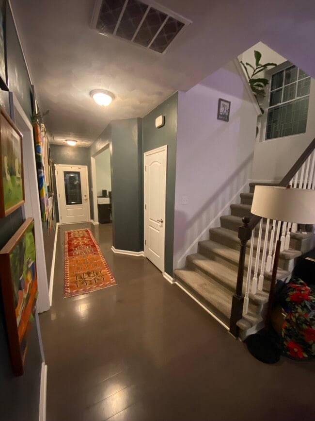 Building Photo - 9230 Marlow Ave