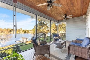 Building Photo - 154 Mossland Dr