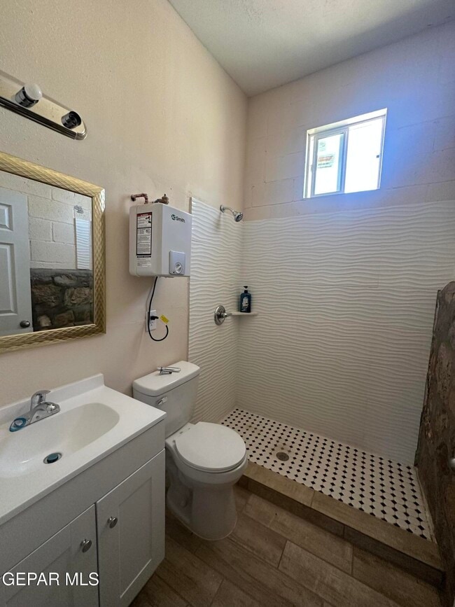 Building Photo - 4640 La Luz Ave