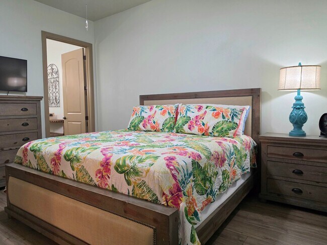 Building Photo - Ground floor 2/2 at The Enclave at Oak Hill