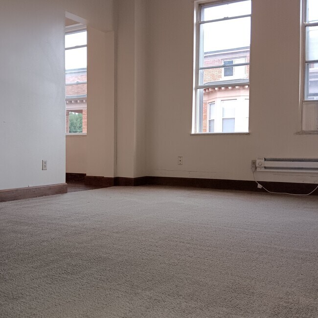 Building Photo - 2148 Auburn Ave