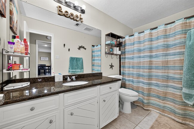 Building Photo - 4006 Dover St