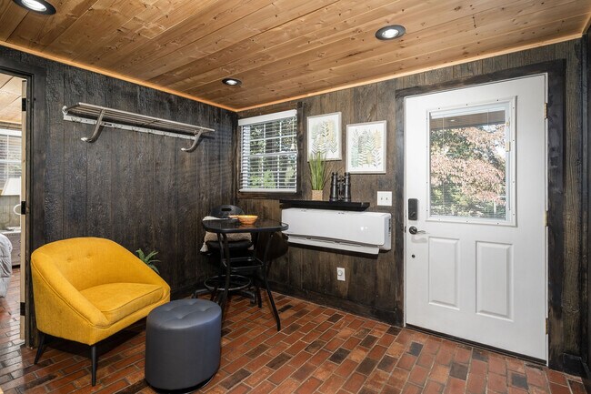 Building Photo - 487 Kentucky Ave