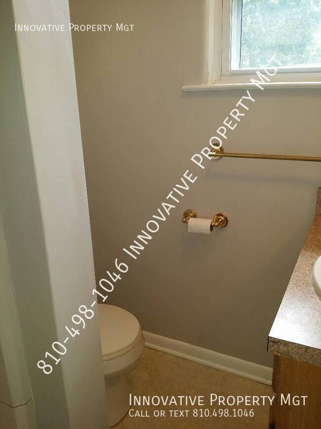 Building Photo - Spacious 4 bedroom , 1 1/2 bath home in Ga...