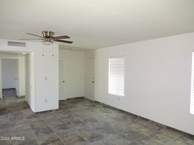 Primary Photo - 9930 W Oak Ridge Dr