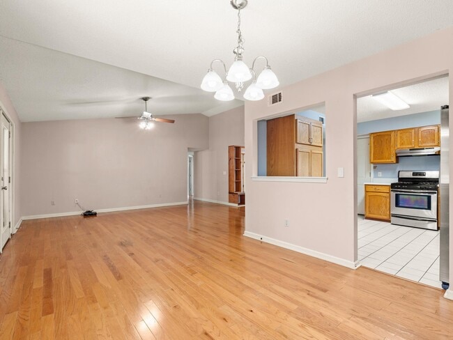Building Photo - 339 Evergreen Ave