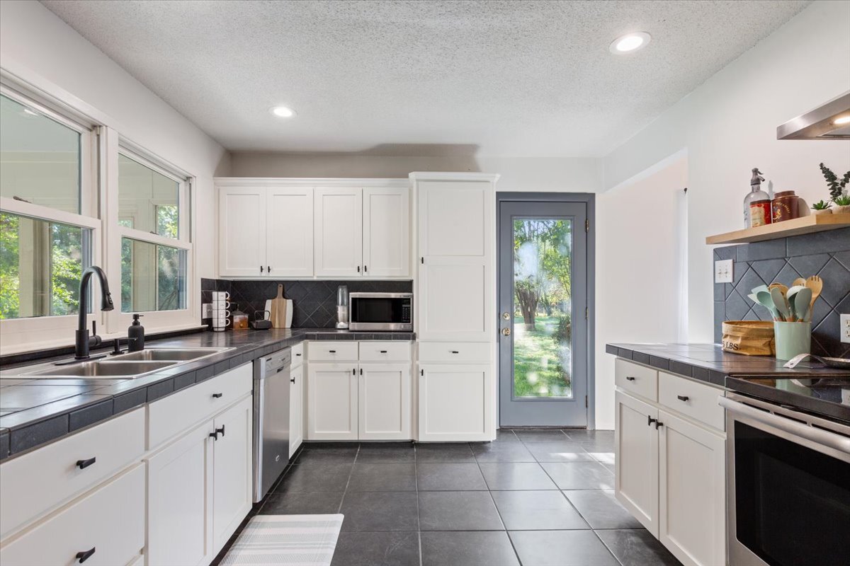 Building Photo - 12205 Midland Walk