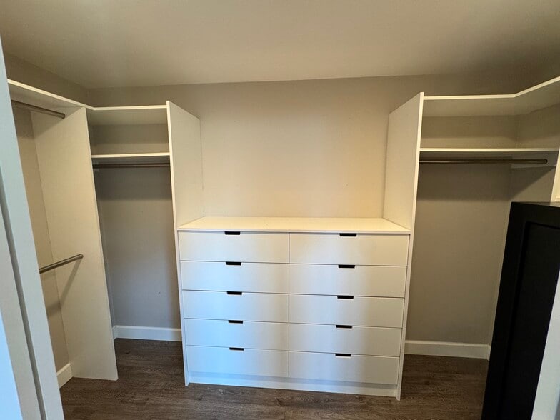 Building Photo - 1176 Dawnridge Ave