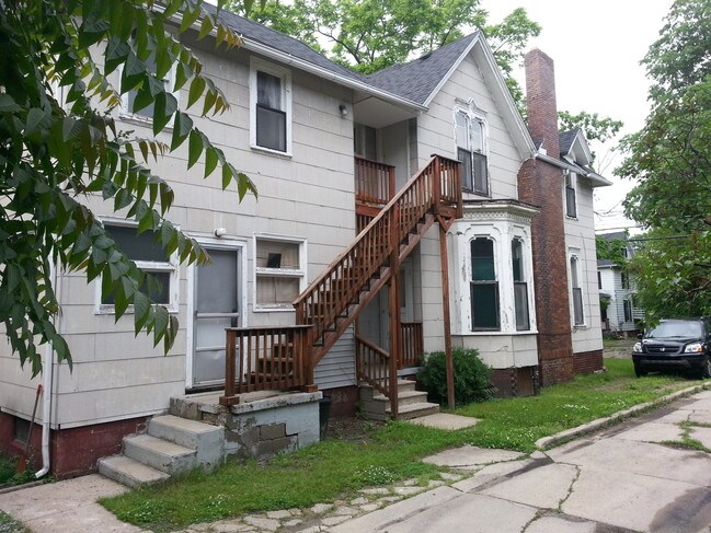 Building Photo - 416 Avon St