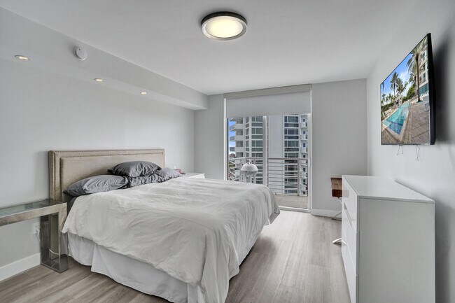 Building Photo - 2821 N Ocean Blvd