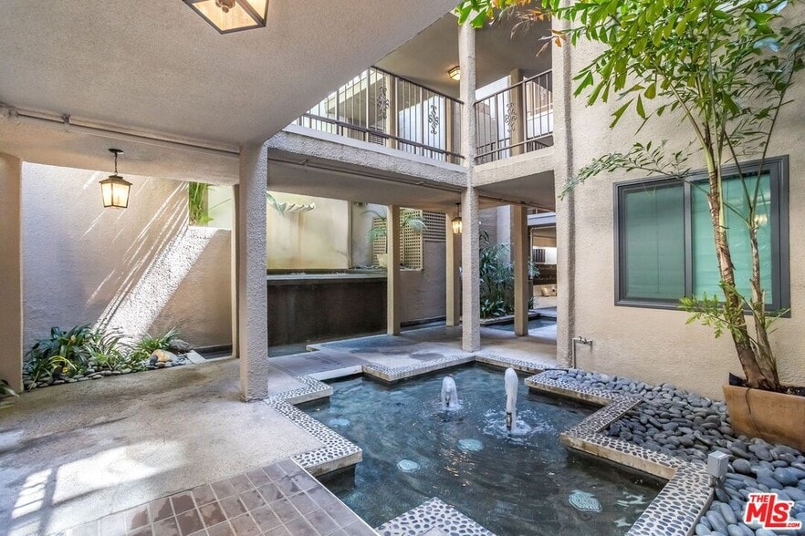 Building Photo - 8455 Fountain Ave