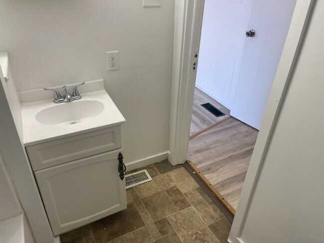 Building Photo - 1723 N 11th St