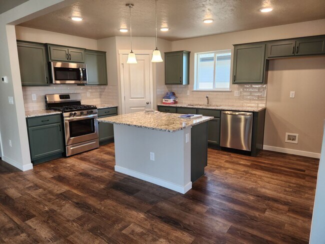 Building Photo - Beautiful 3 bed 2 bath home in Nampa just off Ustick and Midland Blvd