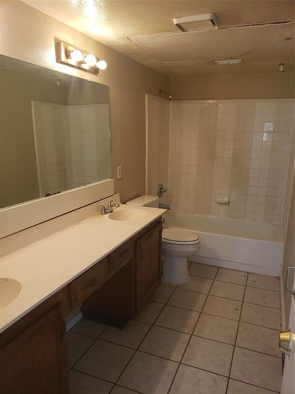 Building Photo - 5618 Hollow Pines Dr