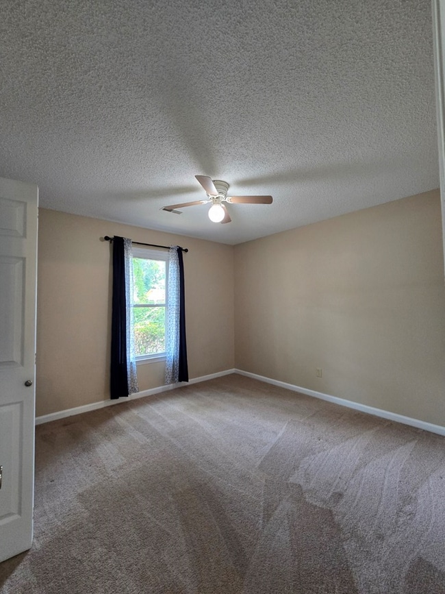 Building Photo - 1520 Crowndale Dr