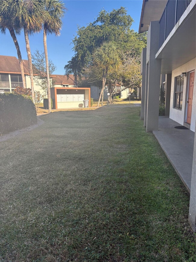 Building Photo - 5492 Courtyard Dr