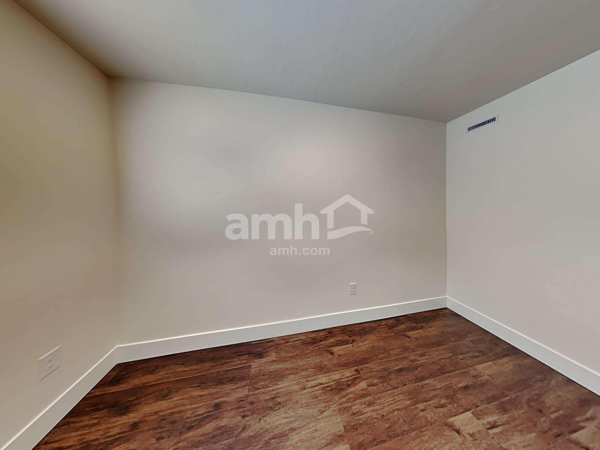 Building Photo - 1037 Woodsome Ave